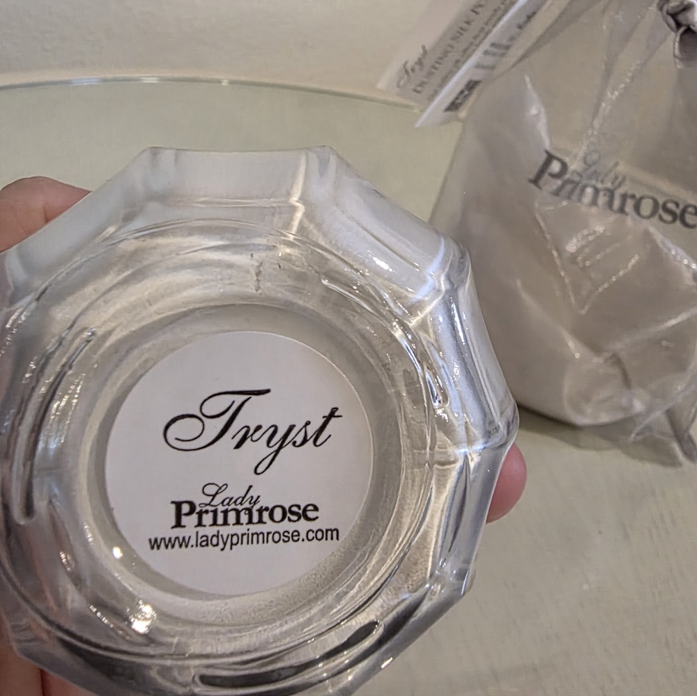 Lady Primrose Tryst Dusting Silk Body Powder With Refill Pouch - NEW Sealed - Picture 3 of 7